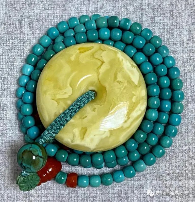 绿松石盘玩后为什么会粘手呢？