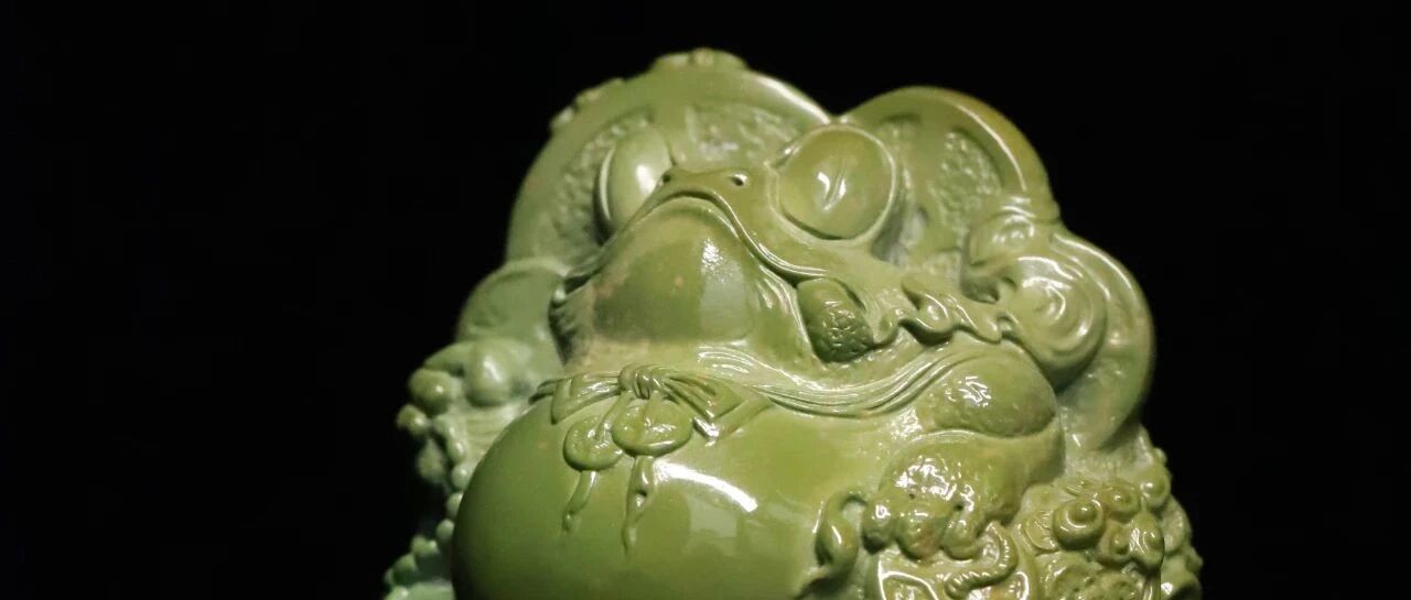 翠色灵蟾,藏纳祥瑞 —— 罗老丝绿松石金蟾雕件赏鉴